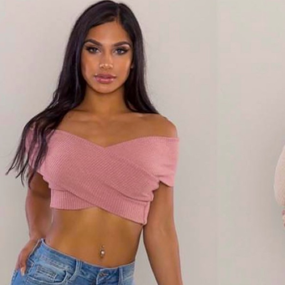 🔥 NWT Posh Shop LA Marsala Mauve Cross Crop Top – Chic & Flattering (M)! ✨